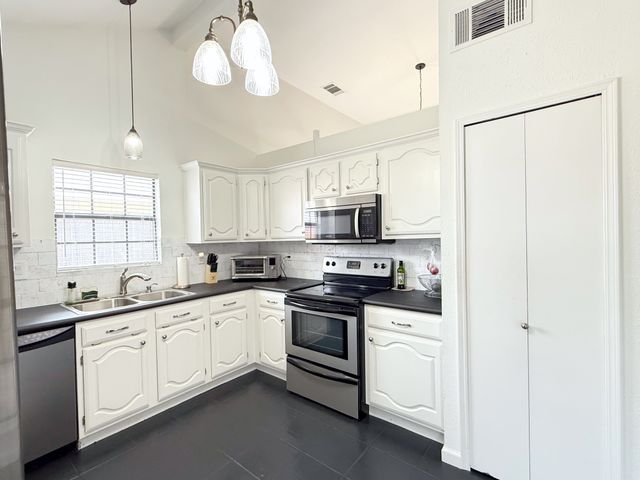 6828 Younger Drive, The Colony, TX 75056