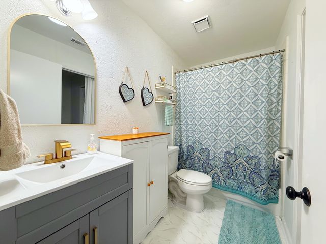 6828 Younger Drive, The Colony, TX 75056