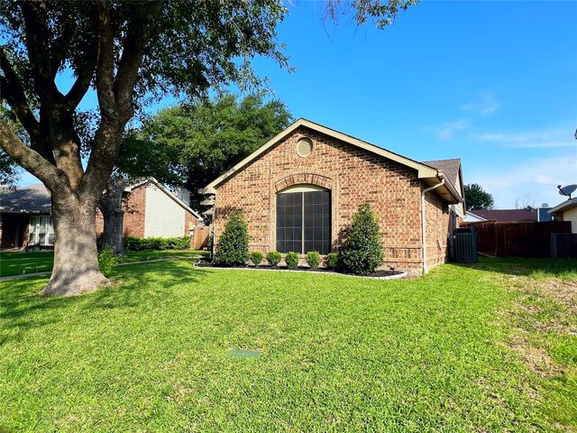 6828 Younger Drive, The Colony, TX 75056
