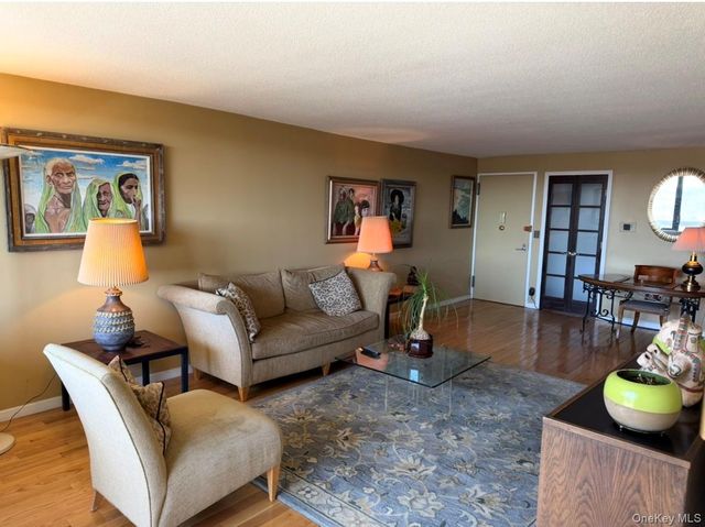 1 Bay Club Drive 7M, Bayside, NY 11360