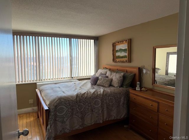 1 Bay Club Drive 7M, Bayside, NY 11360