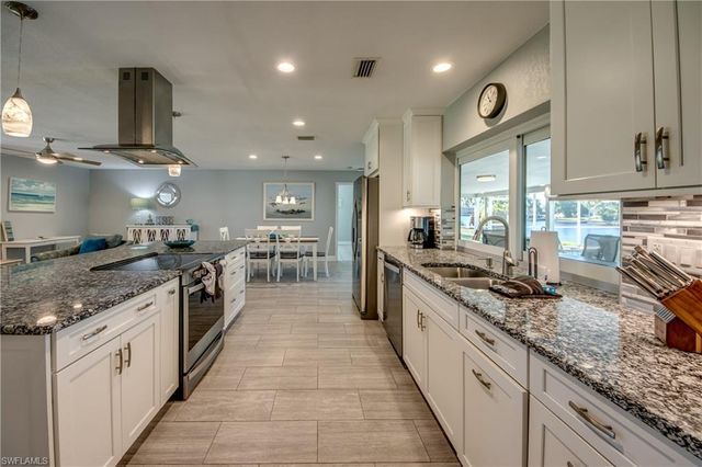 4532 SW 1st PL, Cape Coral, FL 33914