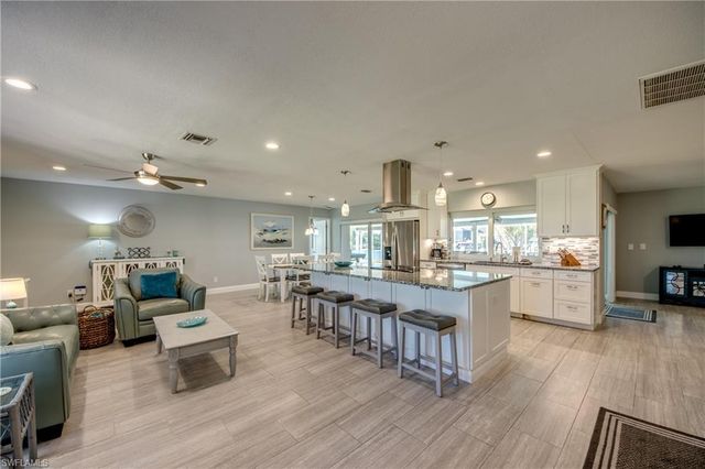 4532 SW 1st PL, Cape Coral, FL 33914