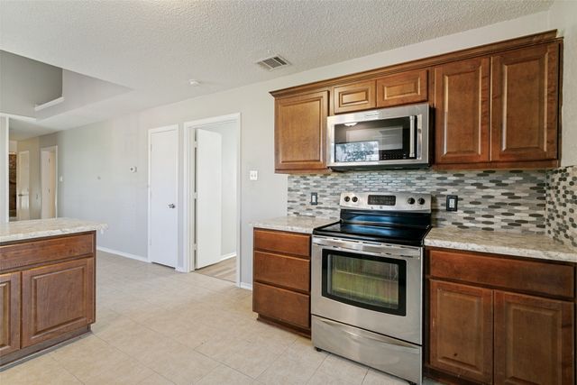 1712 E Peters Colony Road, Carrollton, TX 75007