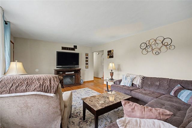 5607 Greencrest Drive, Dayton, OH 45432