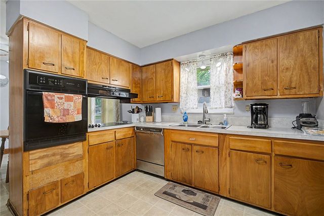 5607 Greencrest Drive, Dayton, OH 45432