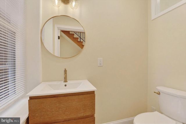 2915 W THOMPSON ST, Philadelphia, PA 19121