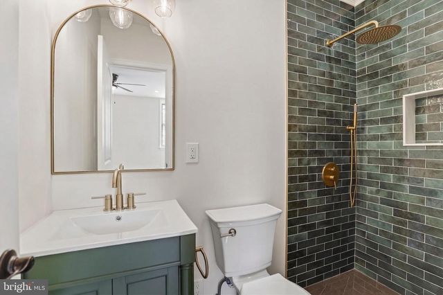 2915 W THOMPSON ST, Philadelphia, PA 19121