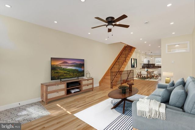 2915 W THOMPSON ST, Philadelphia, PA 19121