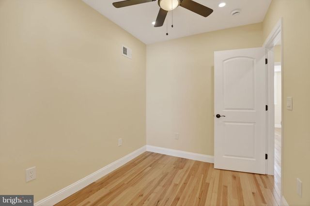 2915 W THOMPSON ST, Philadelphia, PA 19121