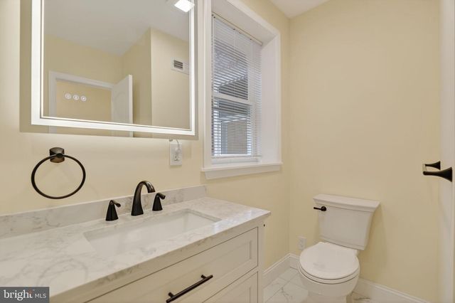 2915 W THOMPSON ST, Philadelphia, PA 19121