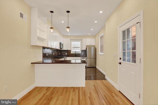 2915 W THOMPSON ST, Philadelphia, PA 19121