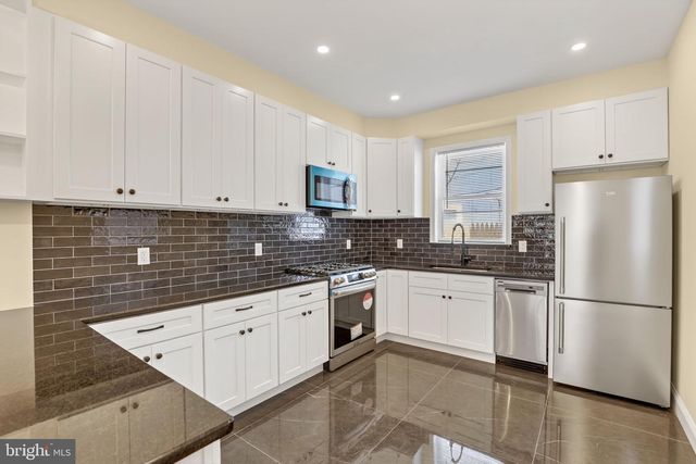 2915 W THOMPSON ST, Philadelphia, PA 19121