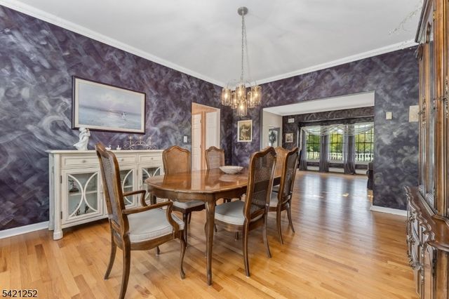 42 Southgate Dr, Clinton Twp., NJ 08801