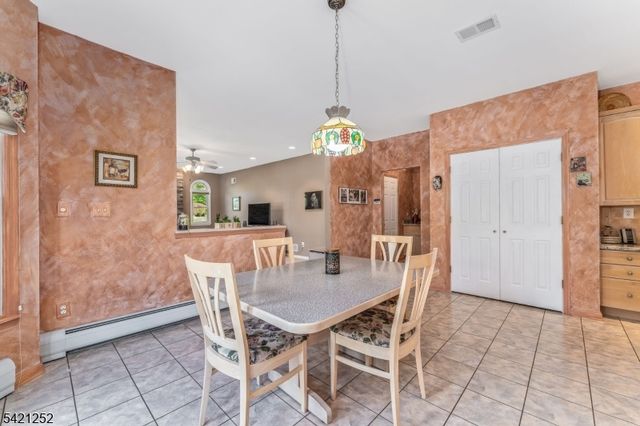 42 Southgate Dr, Clinton Twp., NJ 08801