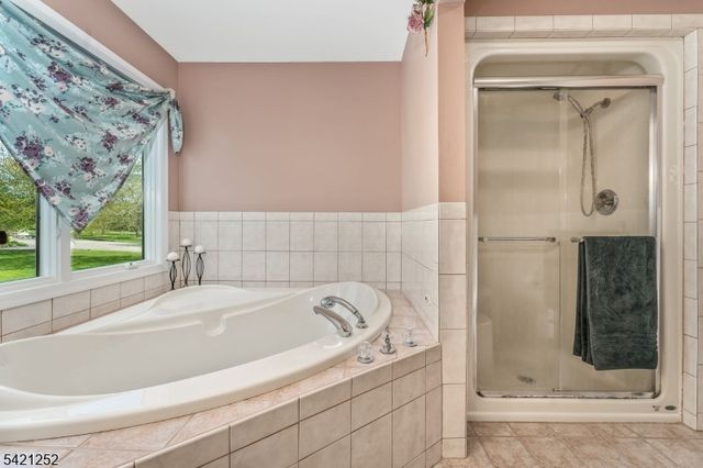 42 Southgate Dr, Clinton Twp., NJ 08801
