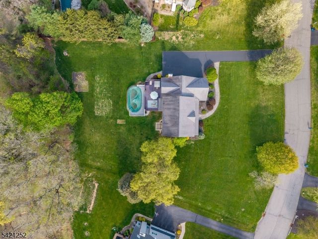 42 Southgate Dr, Clinton Twp., NJ 08801