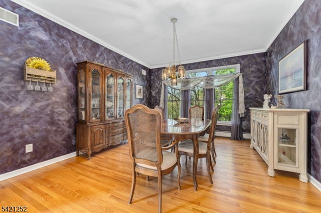 42 Southgate Dr, Clinton Twp., NJ 08801