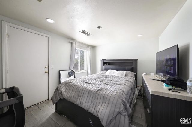 818 Decatur, Bakersfield, CA 93308