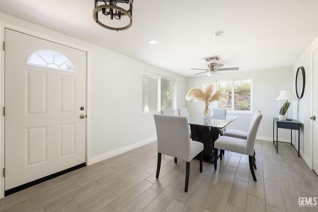 818 Decatur, Bakersfield, CA 93308