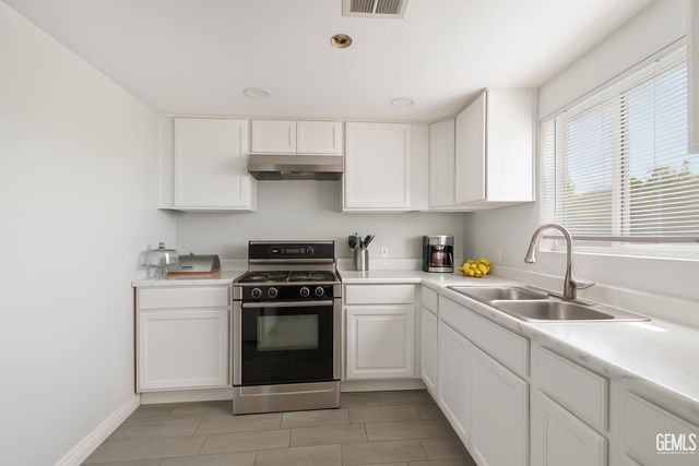 818 Decatur, Bakersfield, CA 93308