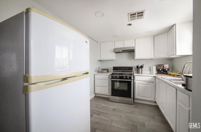 818 Decatur, Bakersfield, CA 93308