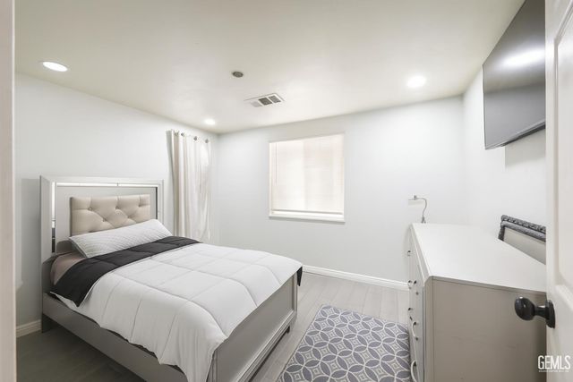 818 Decatur, Bakersfield, CA 93308