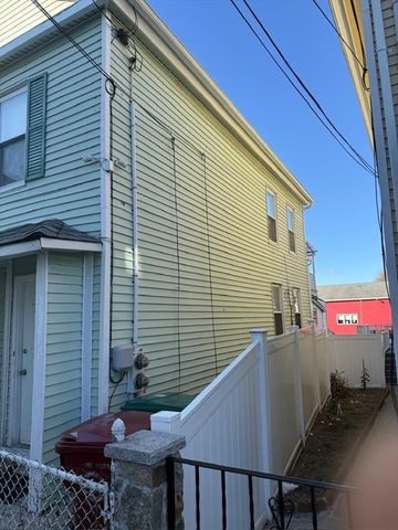 8-10 Cady St, Lowell, MA 01852