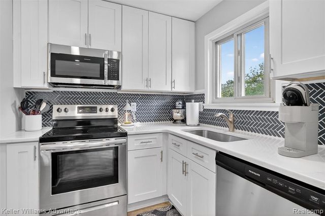 307 University Avenue, South Lyon, MI 48178