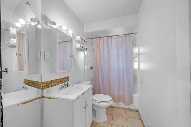 103 Ash St, Nashua, NH 03060