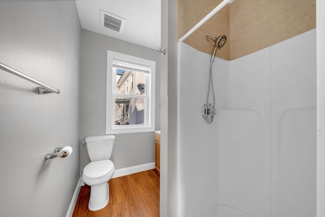 103 Ash St, Nashua, NH 03060