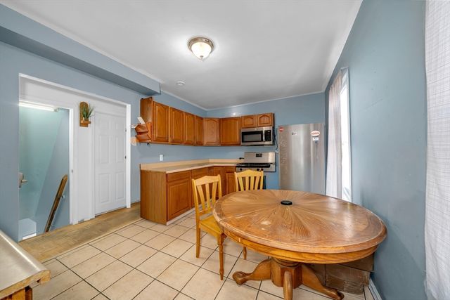 103 Ash St, Nashua, NH 03060