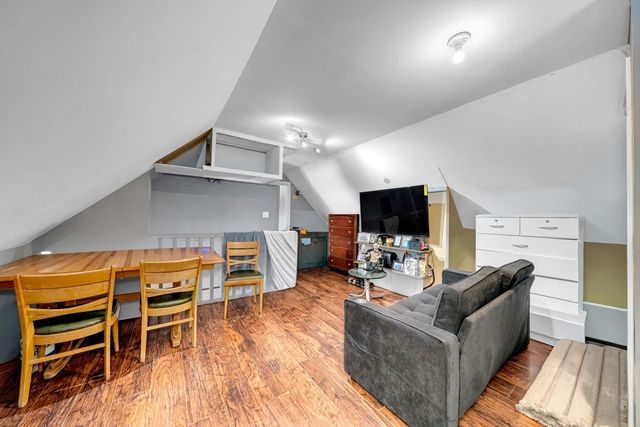 103 Ash St, Nashua, NH 03060