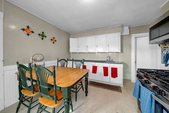 103 Ash St, Nashua, NH 03060