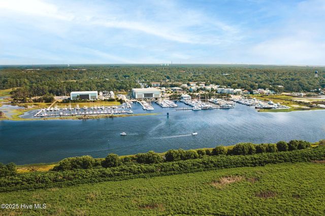 213 E 11th Street, Saint James, NC 28461