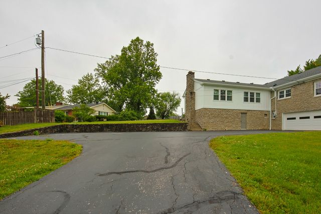 16 Manor Drive, Winchester, KY 40391