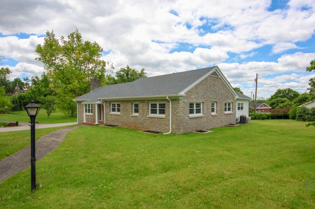 16 Manor Drive, Winchester, KY 40391
