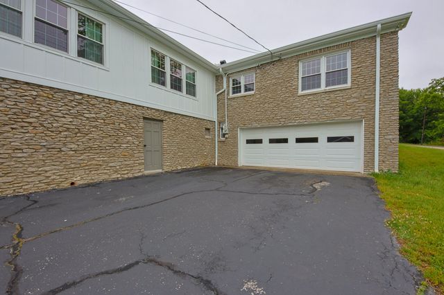 16 Manor Drive, Winchester, KY 40391
