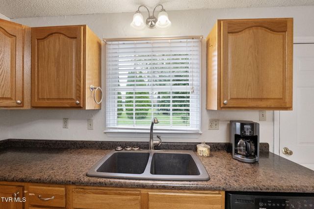 506 Cherry Hill Drive, Abingdon, VA 24210