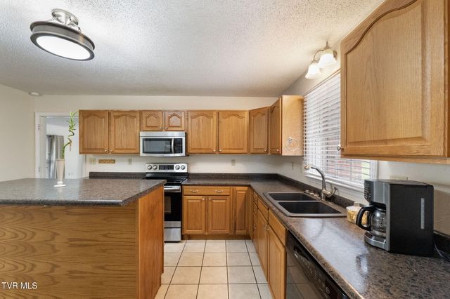 506 Cherry Hill Drive, Abingdon, VA 24210