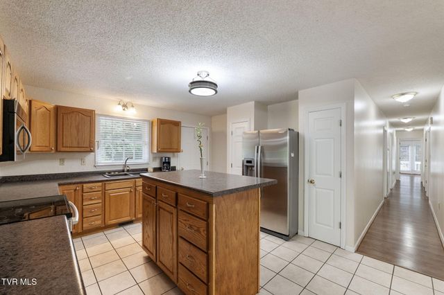 506 Cherry Hill Drive, Abingdon, VA 24210