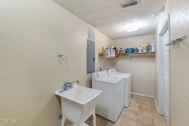 506 Cherry Hill Drive, Abingdon, VA 24210