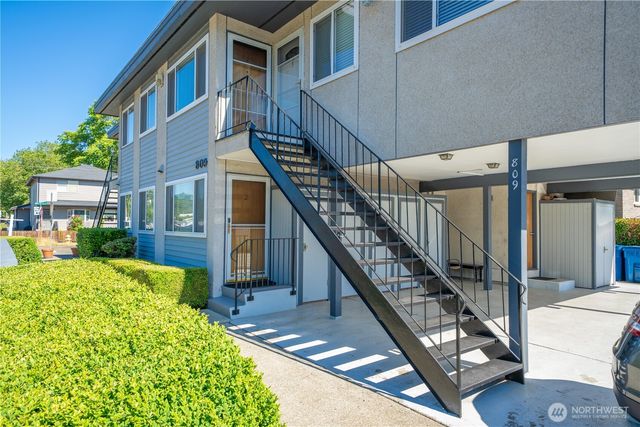 809 N 6th Street, Renton, WA 98057