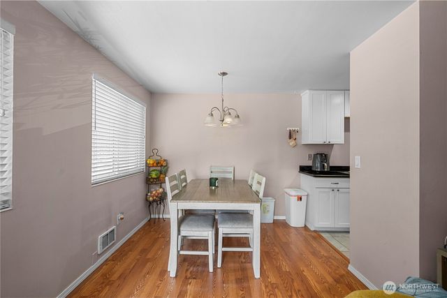 809 N 6th Street, Renton, WA 98057