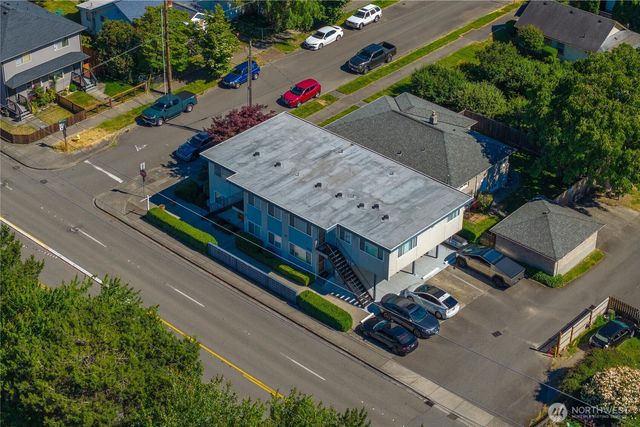 809 N 6th Street, Renton, WA 98057