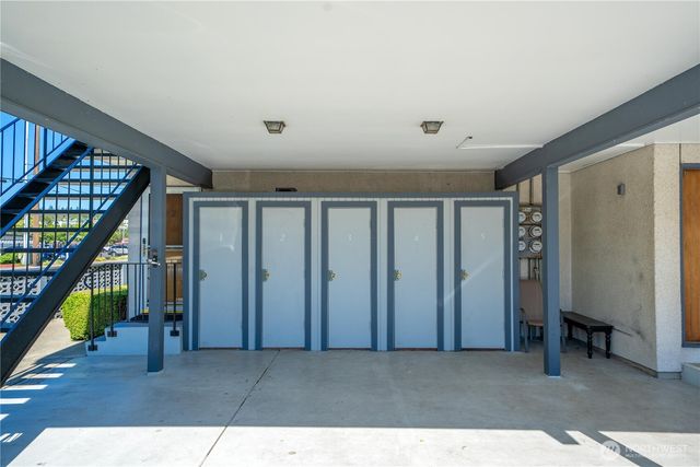 809 N 6th Street, Renton, WA 98057