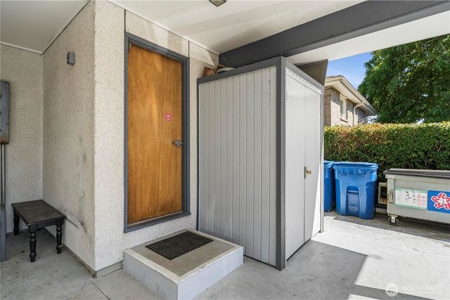809 N 6th Street, Renton, WA 98057