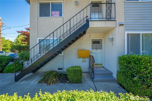 809 N 6th Street, Renton, WA 98057
