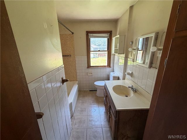 1058 92nd Street, Niagara Falls, NY 14304