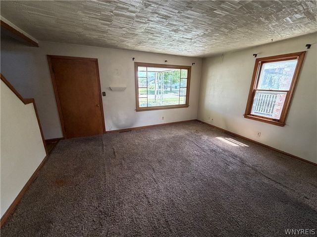 1058 92nd Street, Niagara Falls, NY 14304
